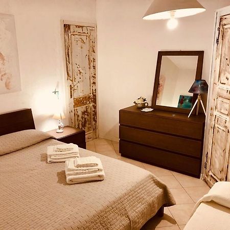 B&B Le Quattro Stagioni ラ・マッダレーナ エクステリア 写真